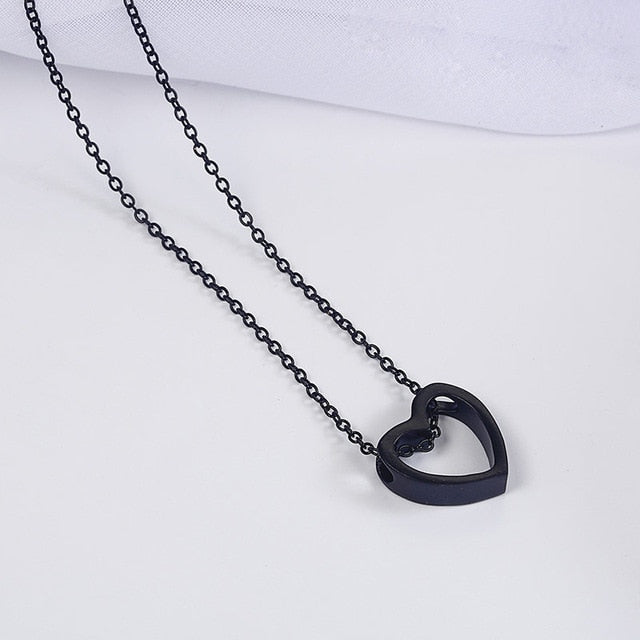 Fashion Design Black Heart Necklace