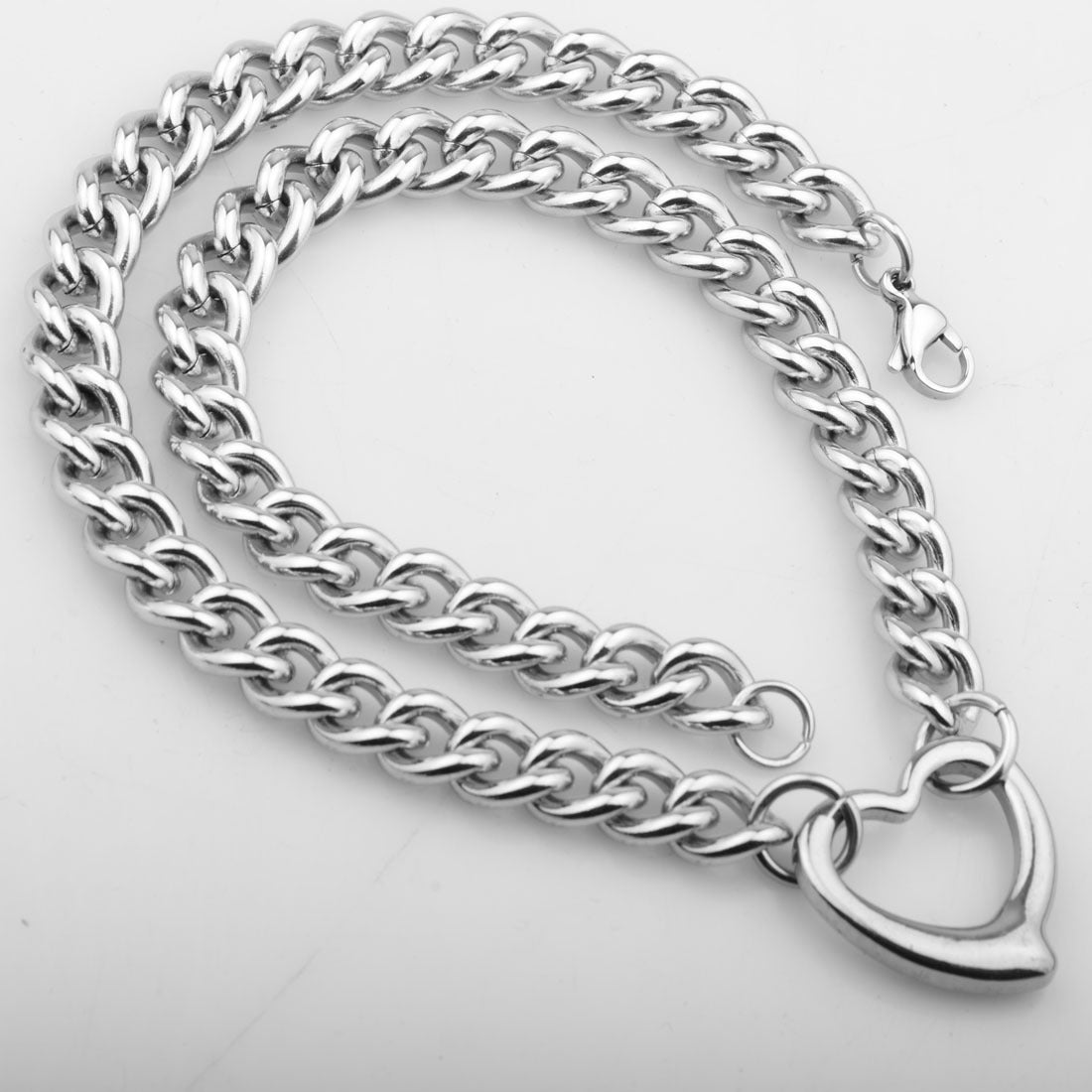 Charming Heart-Shaped Twisted Chain Choker Necklace