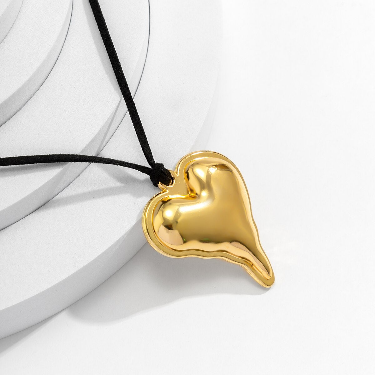 IngeSight.Z Heart Pendant Choker Necklace