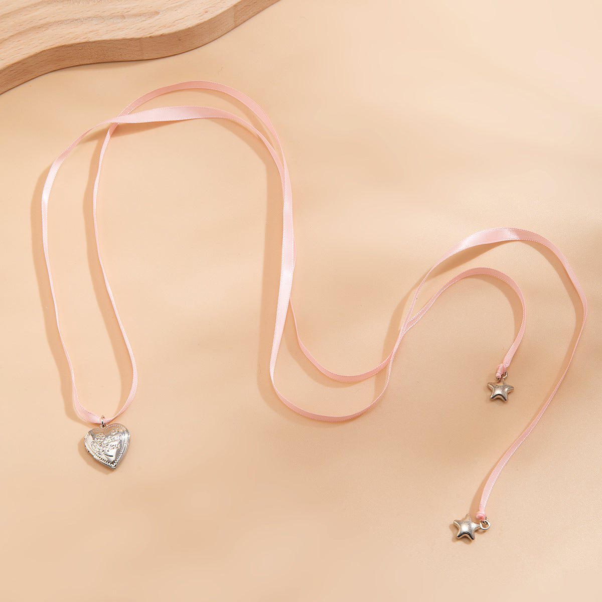 Charming Heart Ribbon Bow Choker
