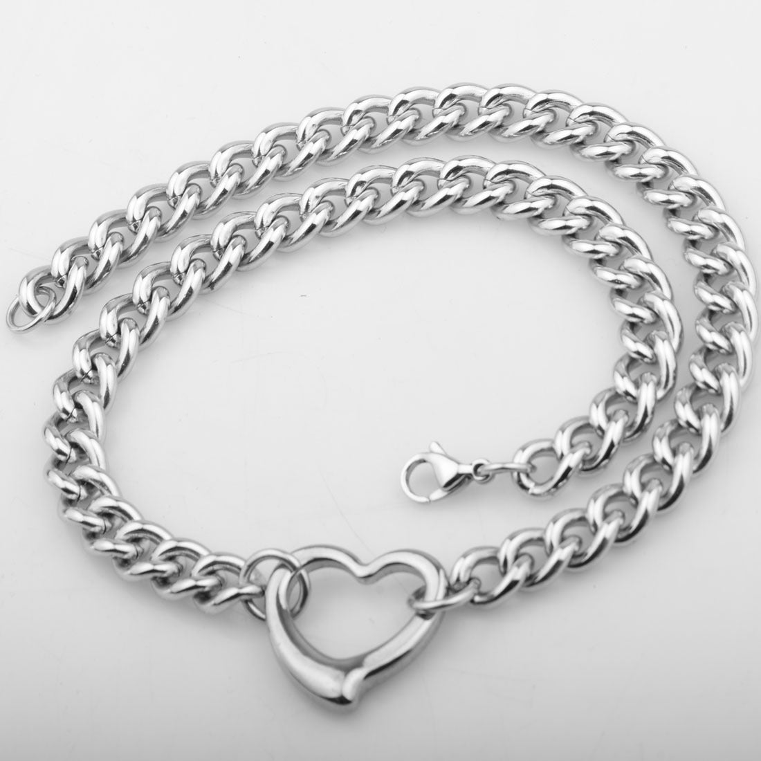 Charming Heart-Shaped Twisted Chain Choker Necklace