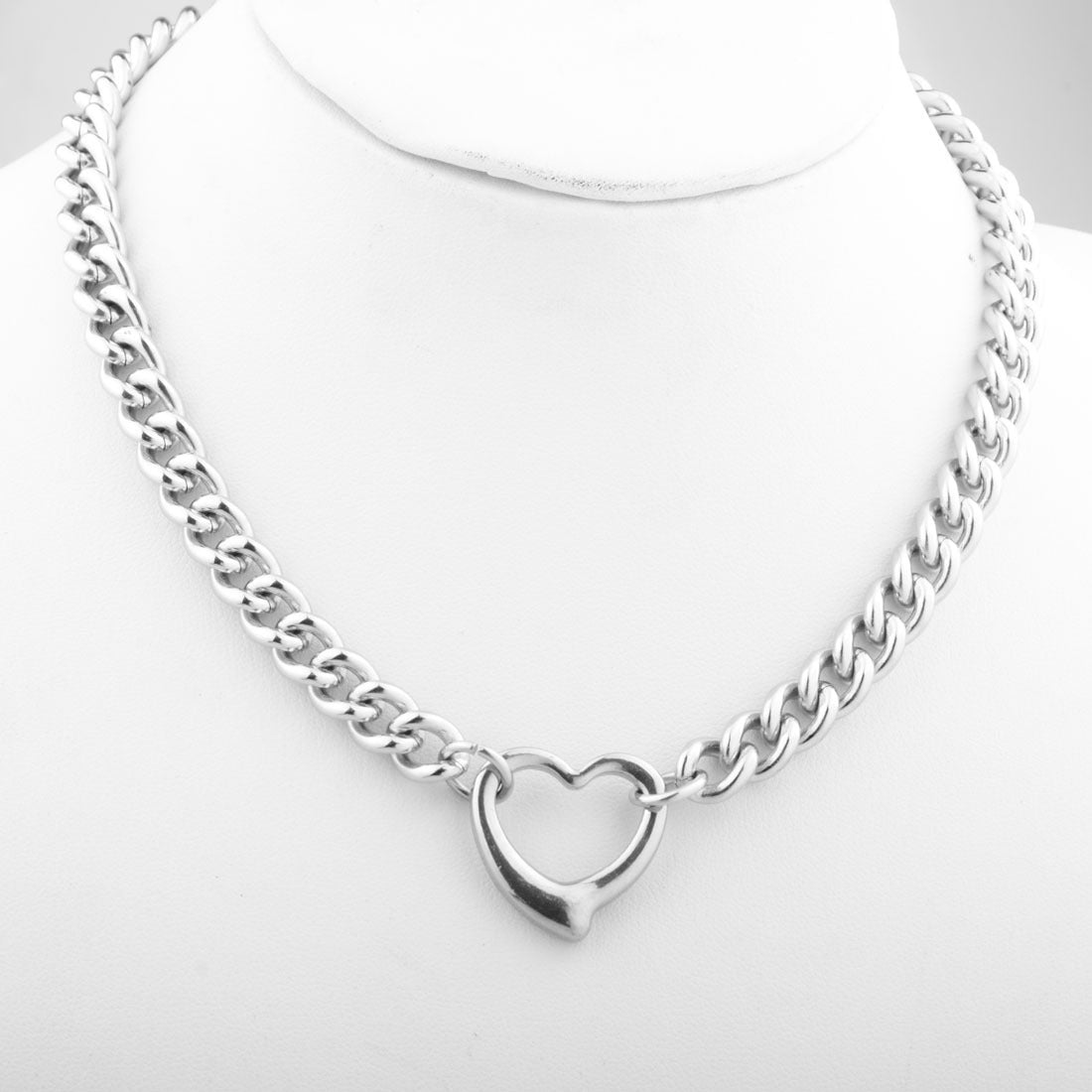 Charming Heart-Shaped Twisted Chain Choker Necklace