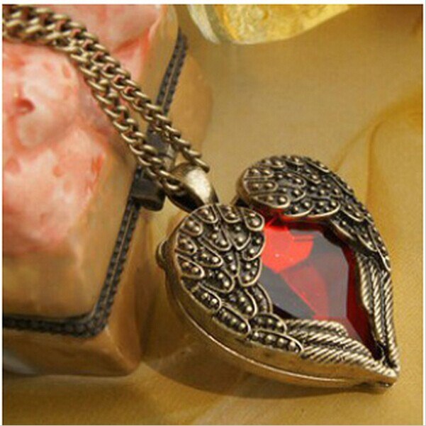 Women's Vintage Retro Red Heart Wings Necklace