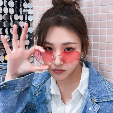 Heart Shaped Gradient Rimless Sunglasses for Ladies